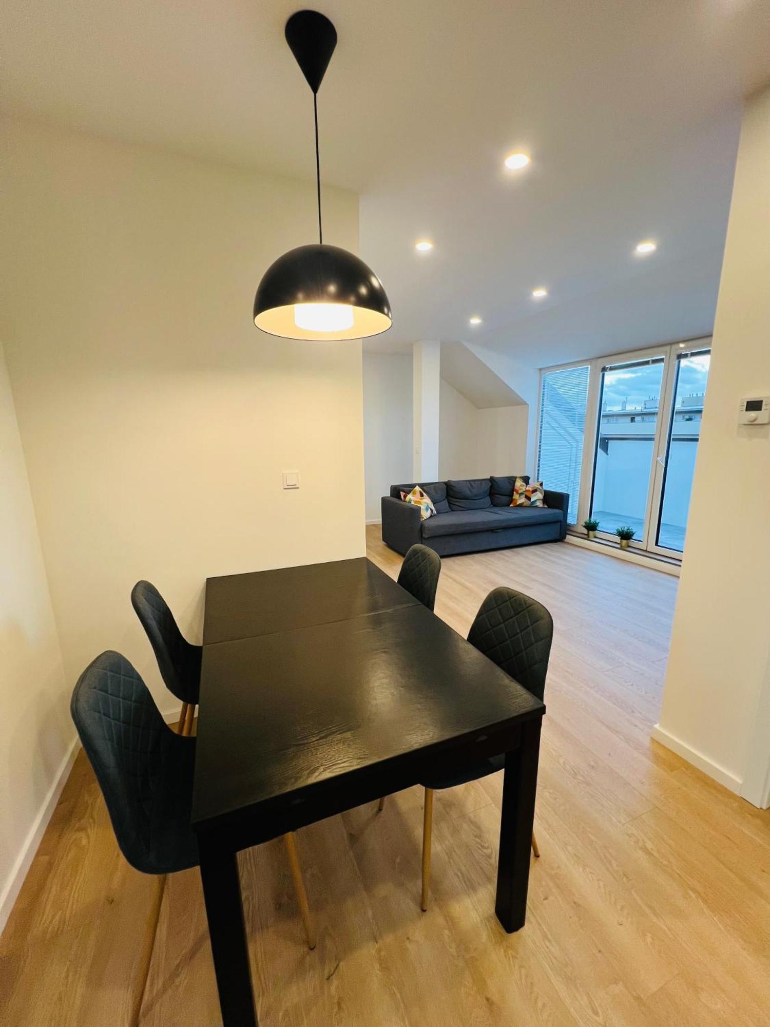New Sunny Rooftop With A Terrace 10-15 Minutes Drive From Centre *