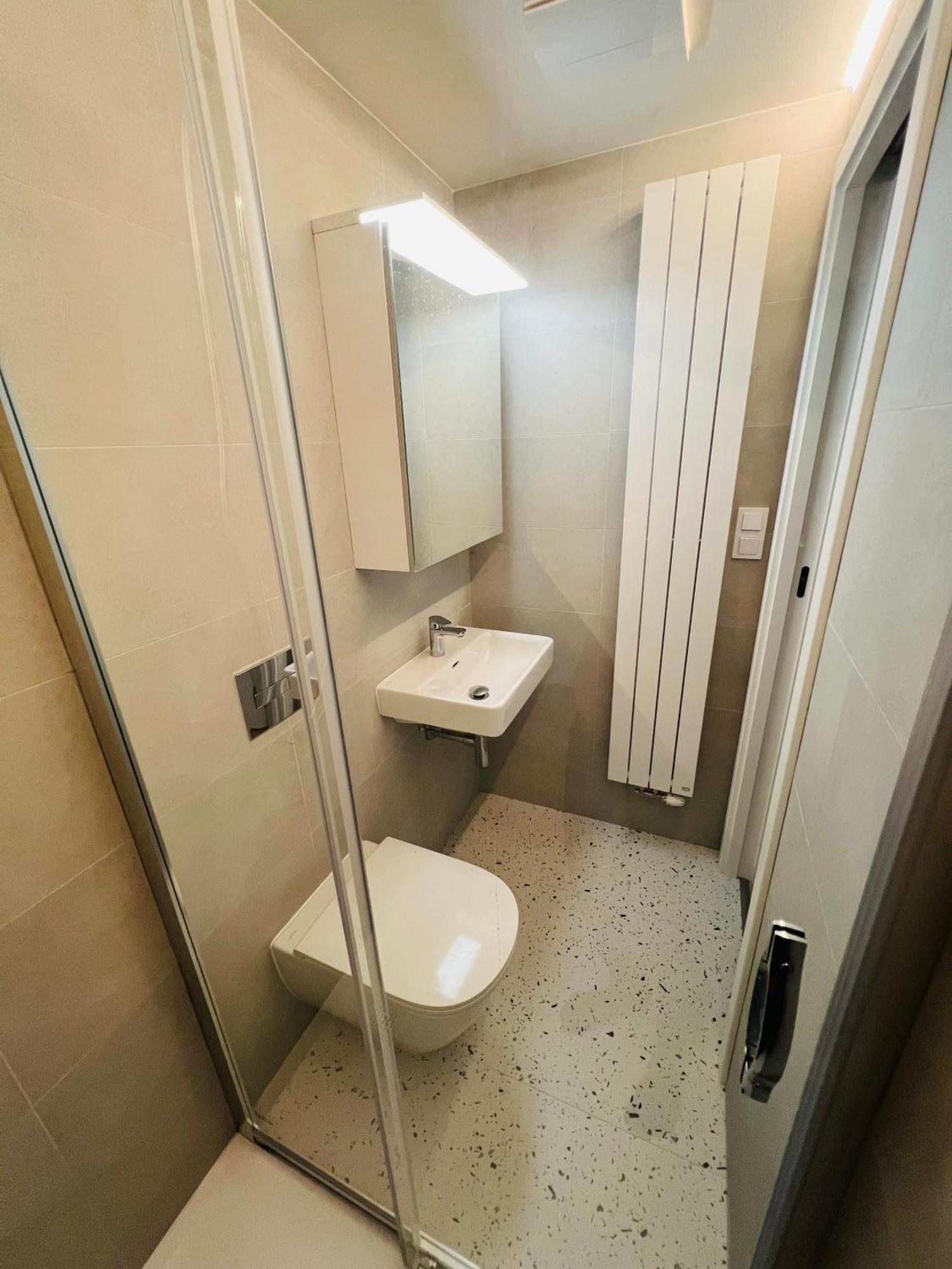 New Sunny Rooftop With A Terrace 10-15 Minutes Drive From Centre
